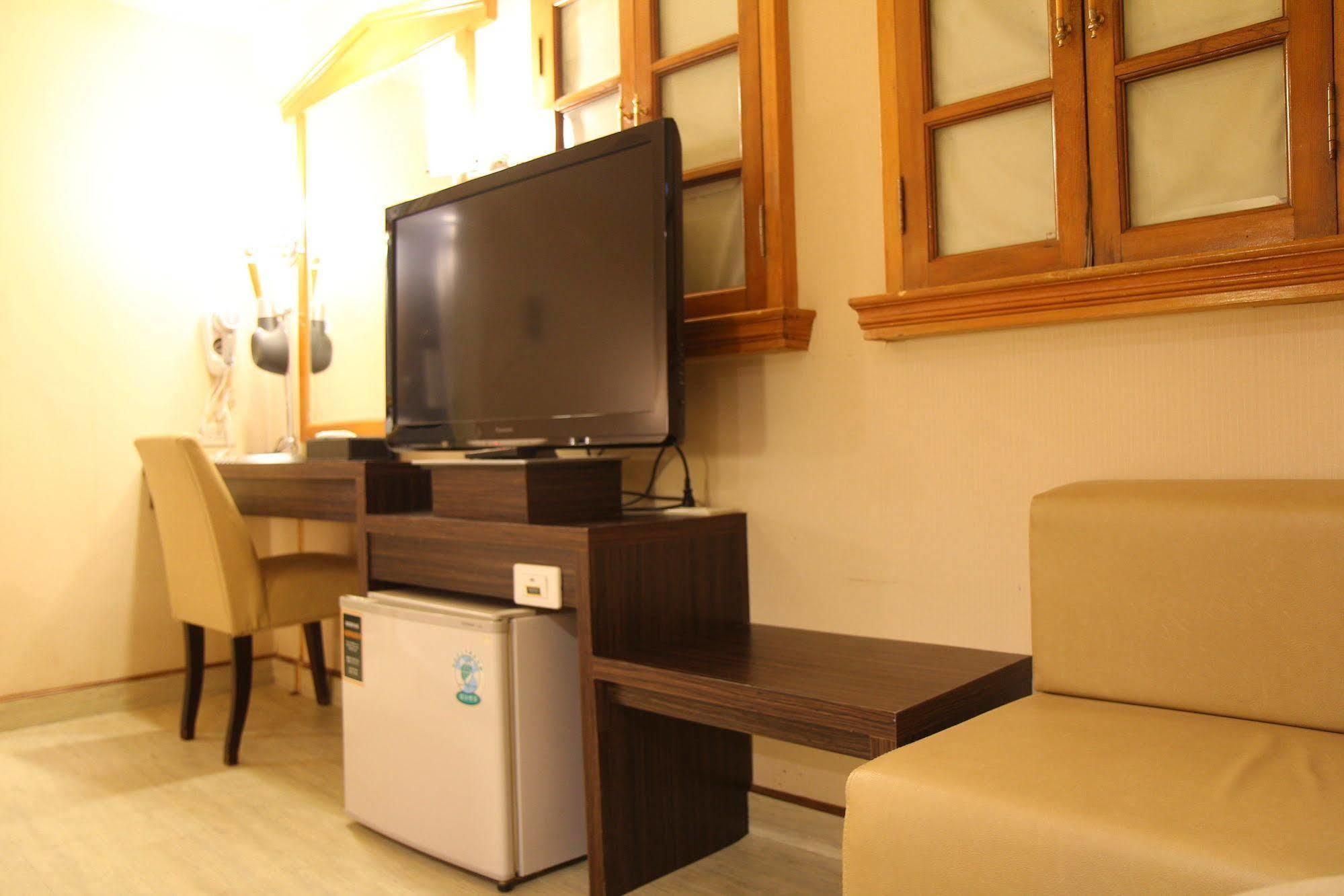 Goodness Hotel Гаосюн Екстер'єр фото